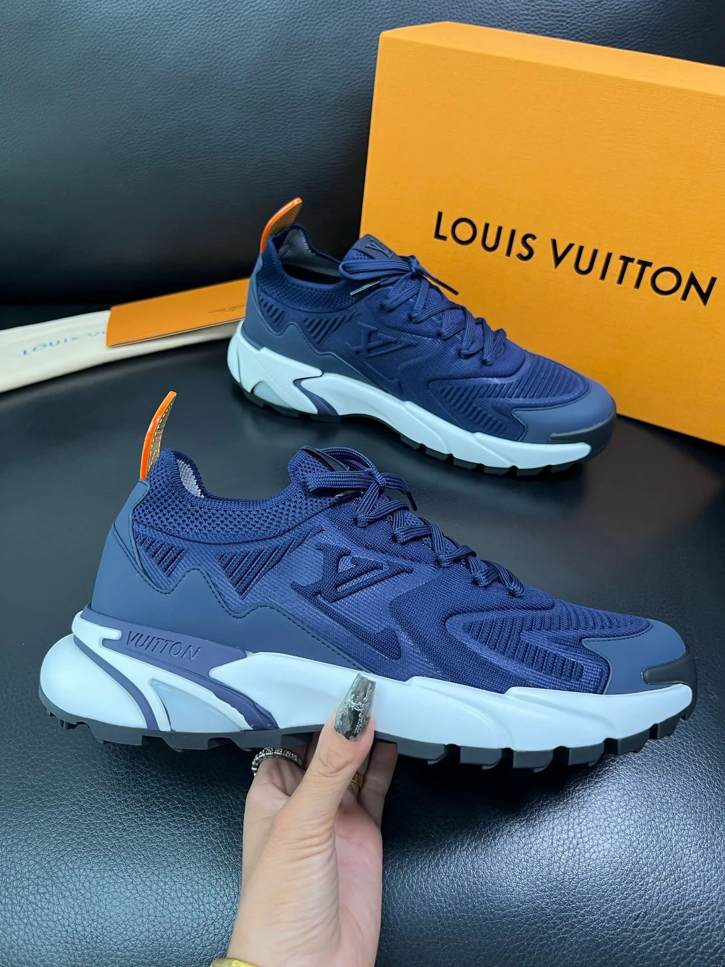 Men's shoes 💰660 Lv top purchasing Louis Vuitton Leather Shoes Counter Synchronization, imported fly woven fabrics from Italy, imported water-dyed cowhide lining, soles: original soles specially provided by the original factory, original factory follow-up orders, high quality, welcome to compare, code number 39-44 (custom-made 45) 85887